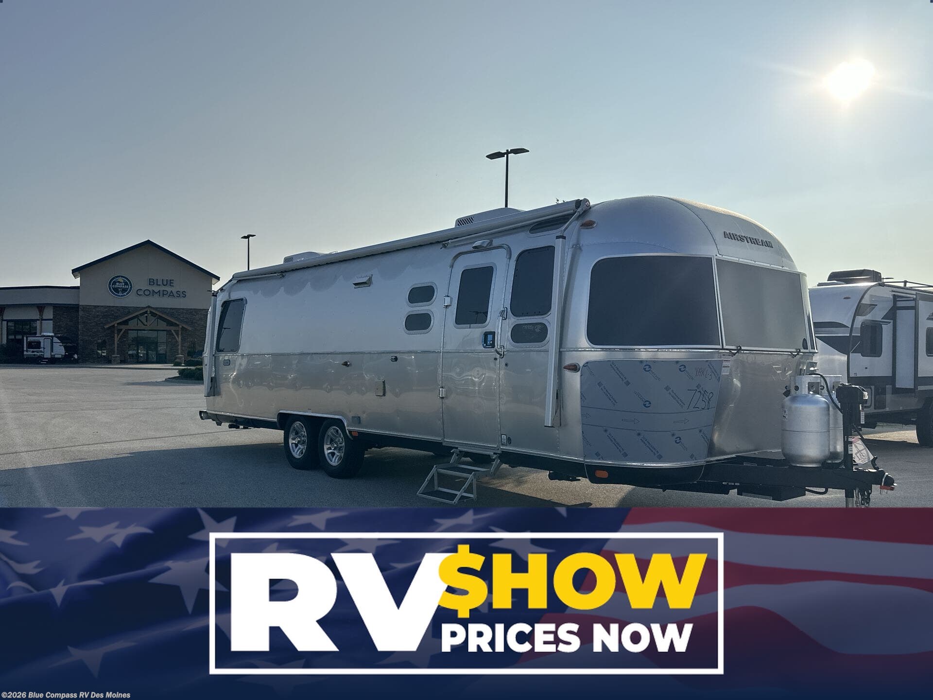 New 2026 Airstream Classic 30RB available in Altoona, Iowa