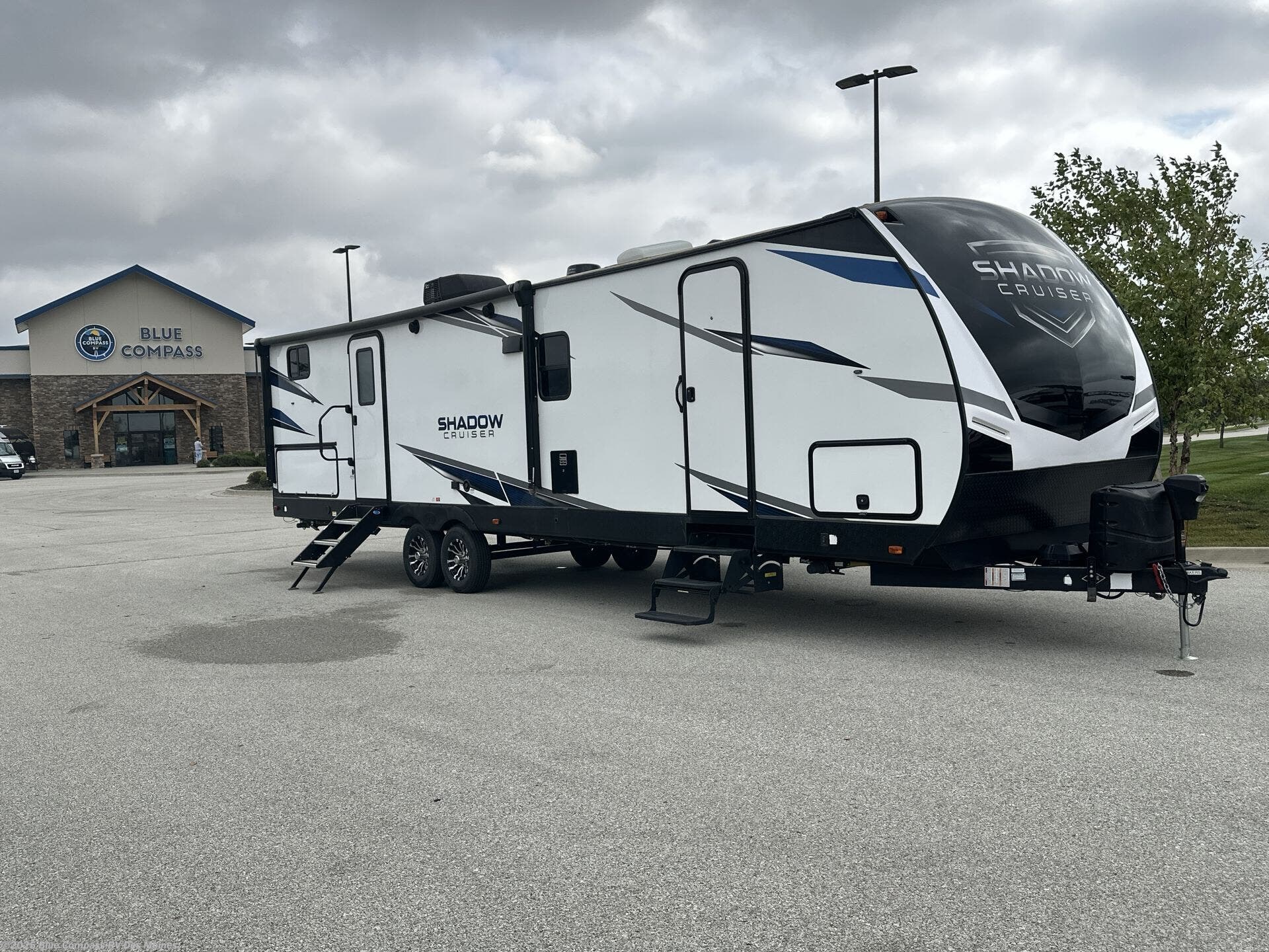 Used 2022 Cruiser RV Shadow Cruiser 327BHS available in Altoona, Iowa