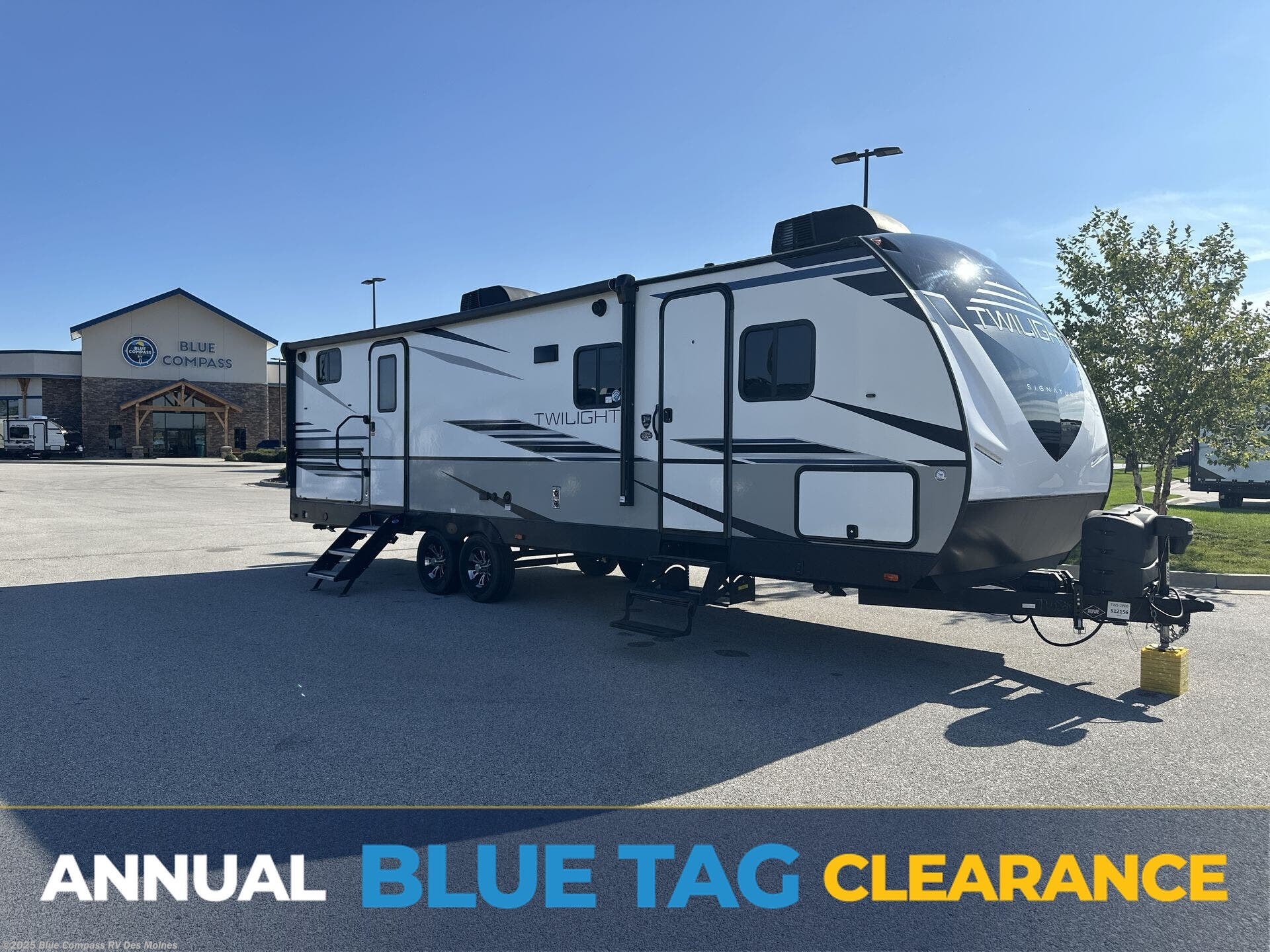 Used 2023 Cruiser RV Twilight Signature TWS 2800 available in Altoona, Iowa