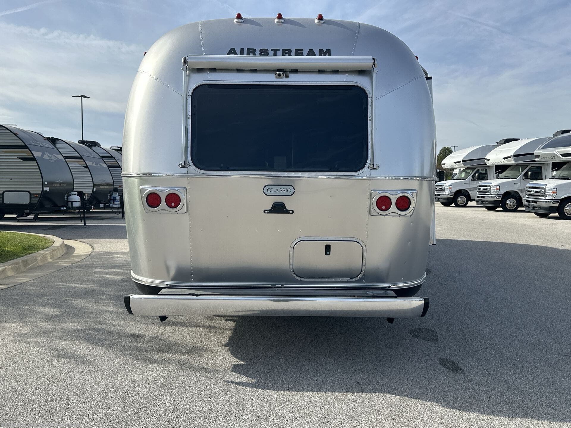 New 2026 Airstream Classic 33FB available in Altoona, Iowa