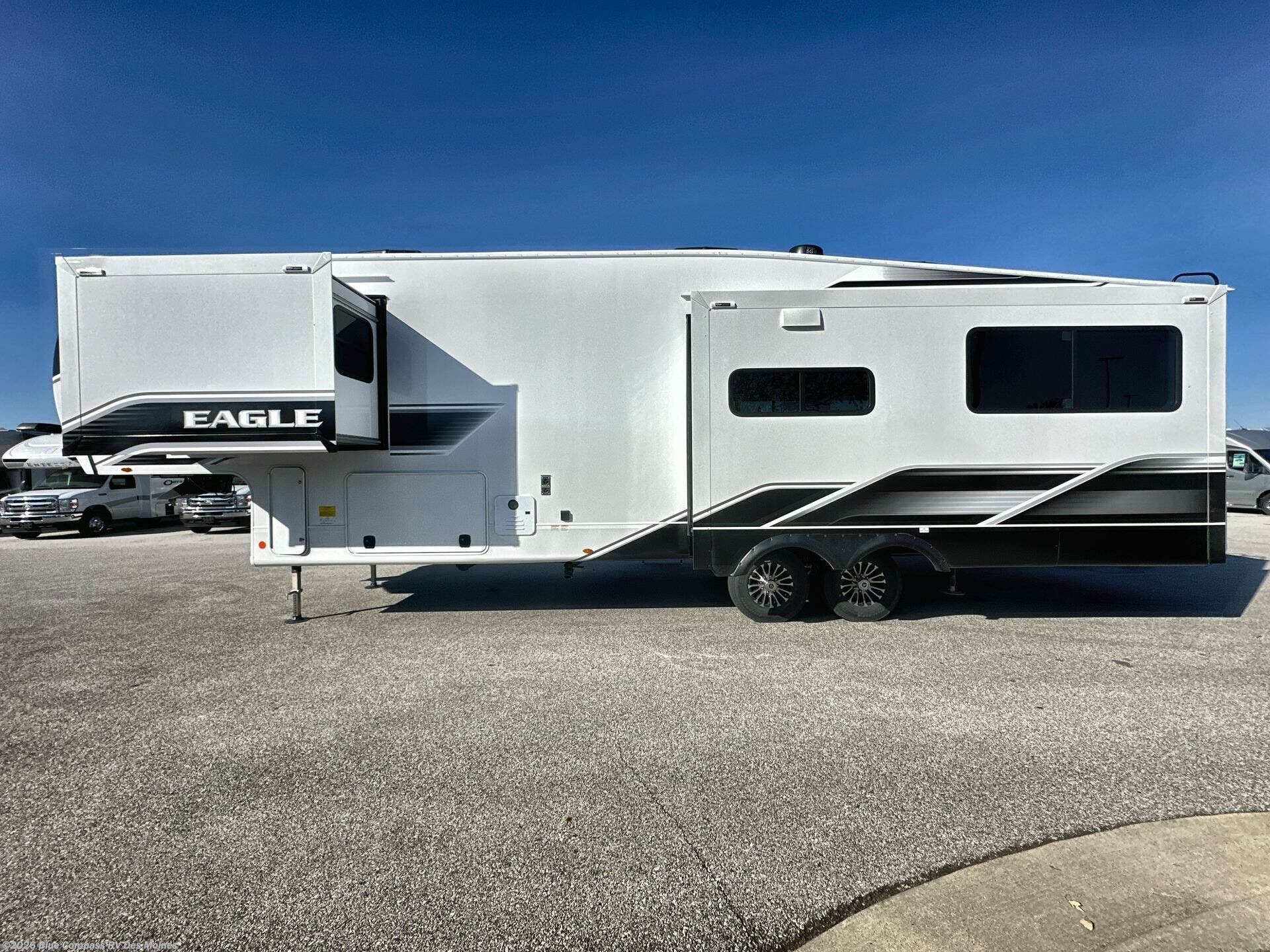 New 2026 Jayco Eagle 335LSTS available in Altoona, Iowa