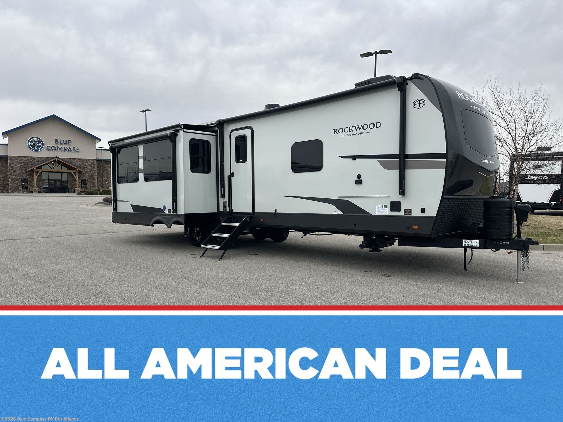 New 2026 Forest River Rockwood Signature 8337RL available in Altoona, Iowa