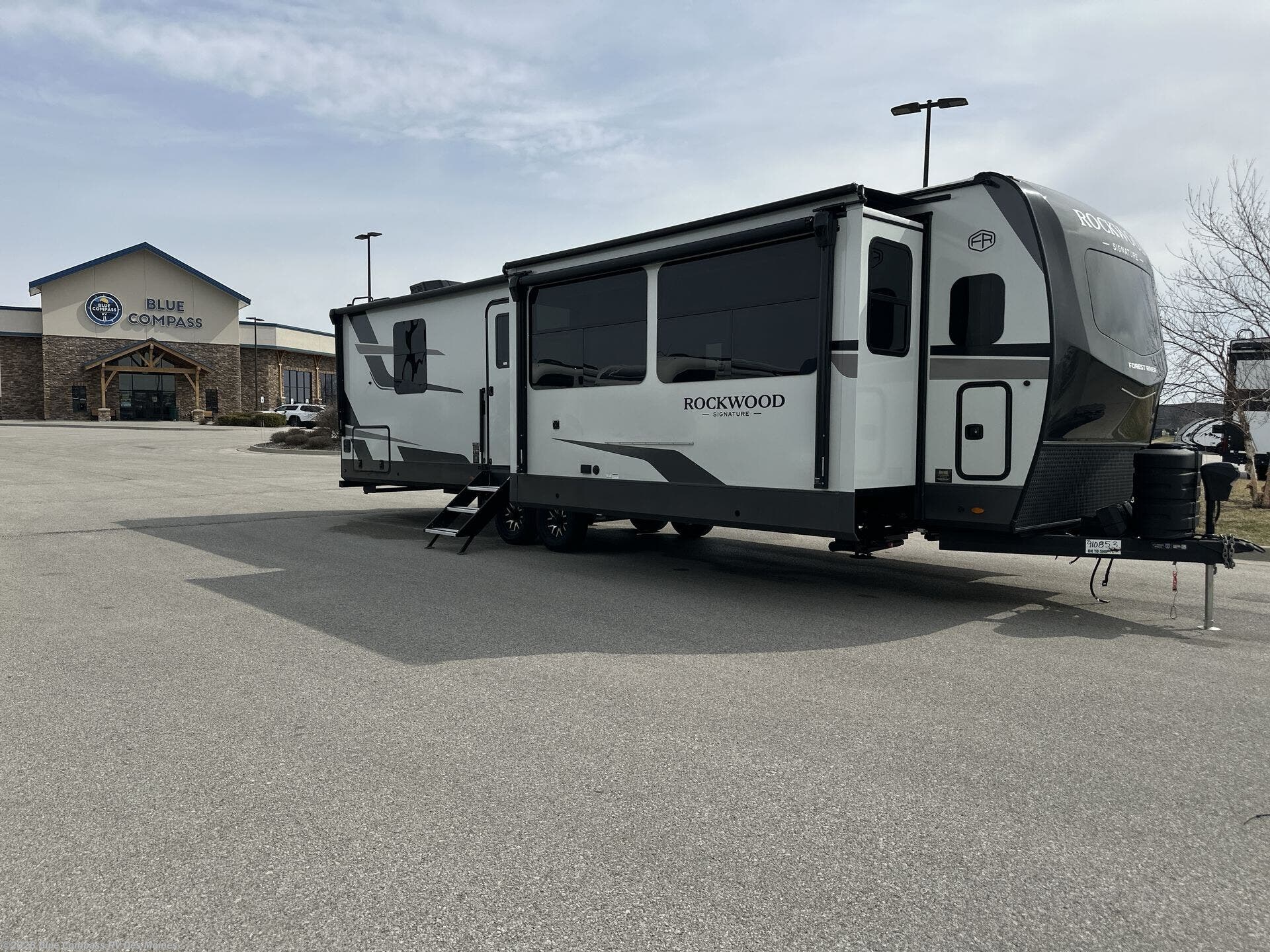 New 2026 Forest River Rockwood Signature 8339FK available in Altoona, Iowa