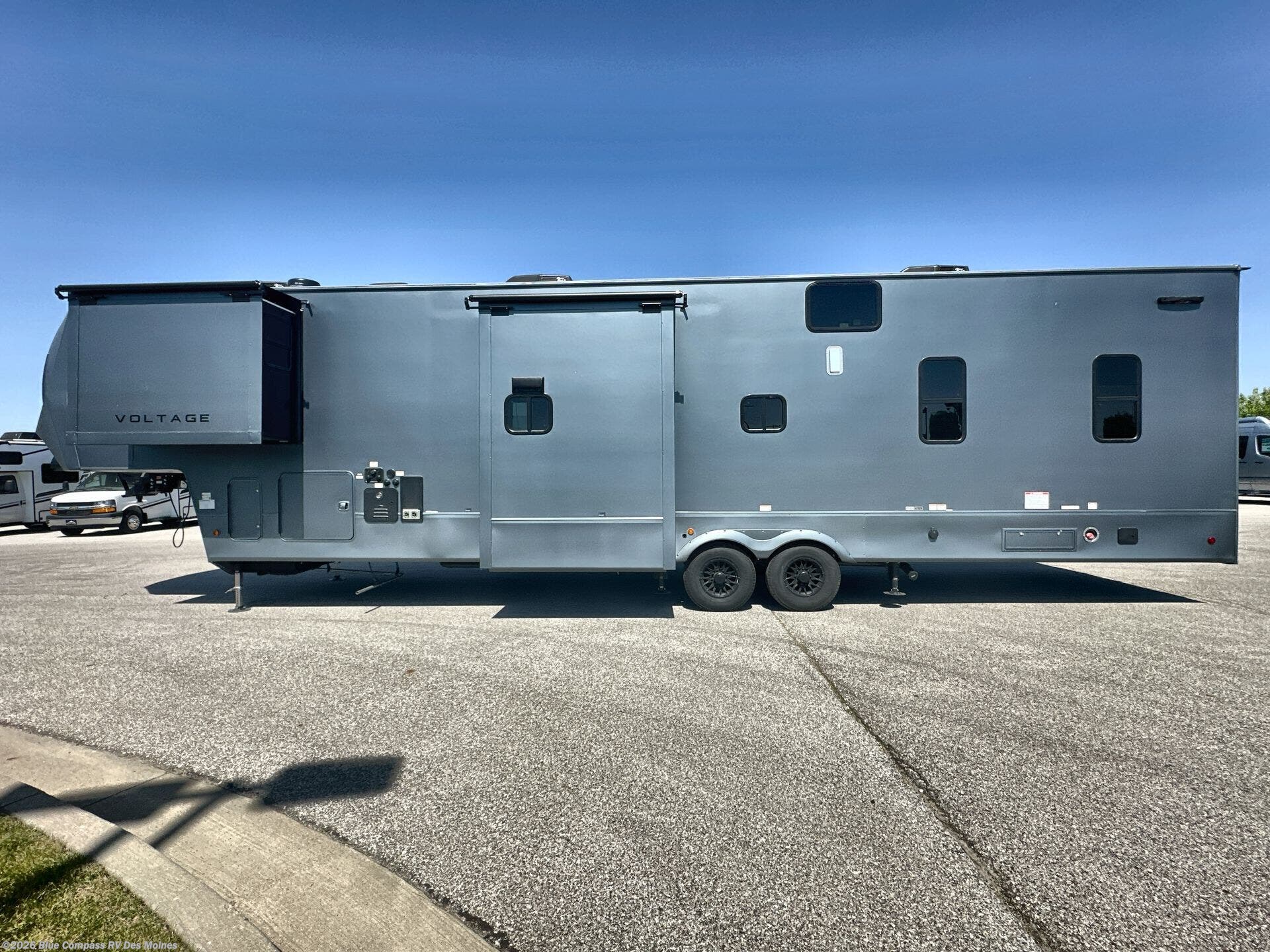 New 2026 Dutchmen Voltage V-Series 3850 available in Altoona, Iowa