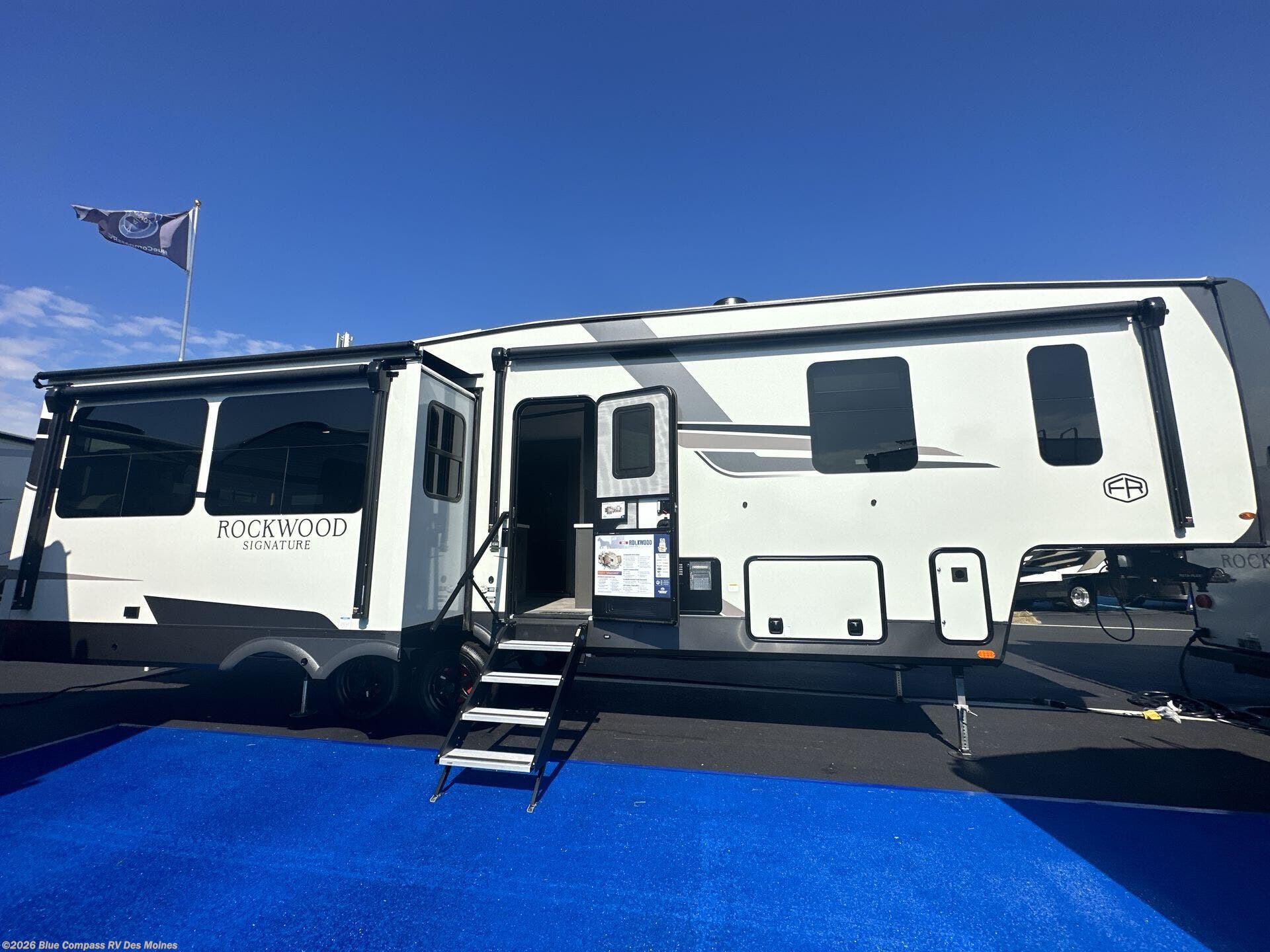 New 2026 Forest River Rockwood Signature R361RLS available in Altoona, Iowa