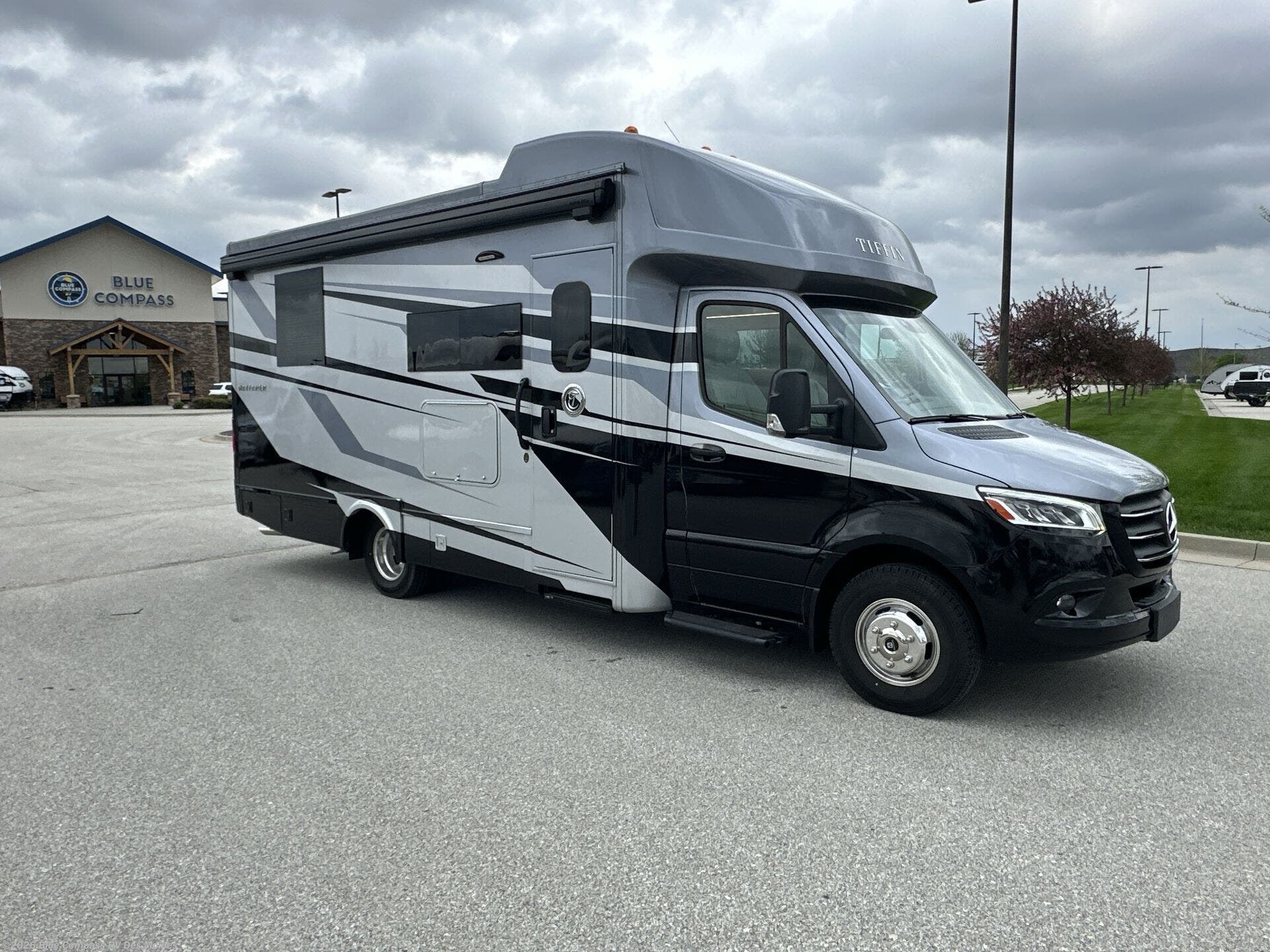 New 2026 Tiffin Wayfarer 25 XPW available in Altoona, Iowa