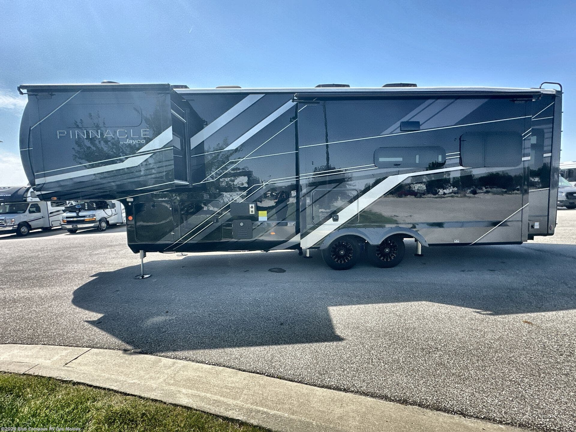 New 2026 Jayco Pinnacle 32RLTS available in Altoona, Iowa