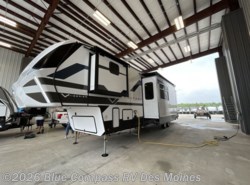 New 2026 Dutchmen Voltage V-Series 3800 available in Altoona, Iowa
