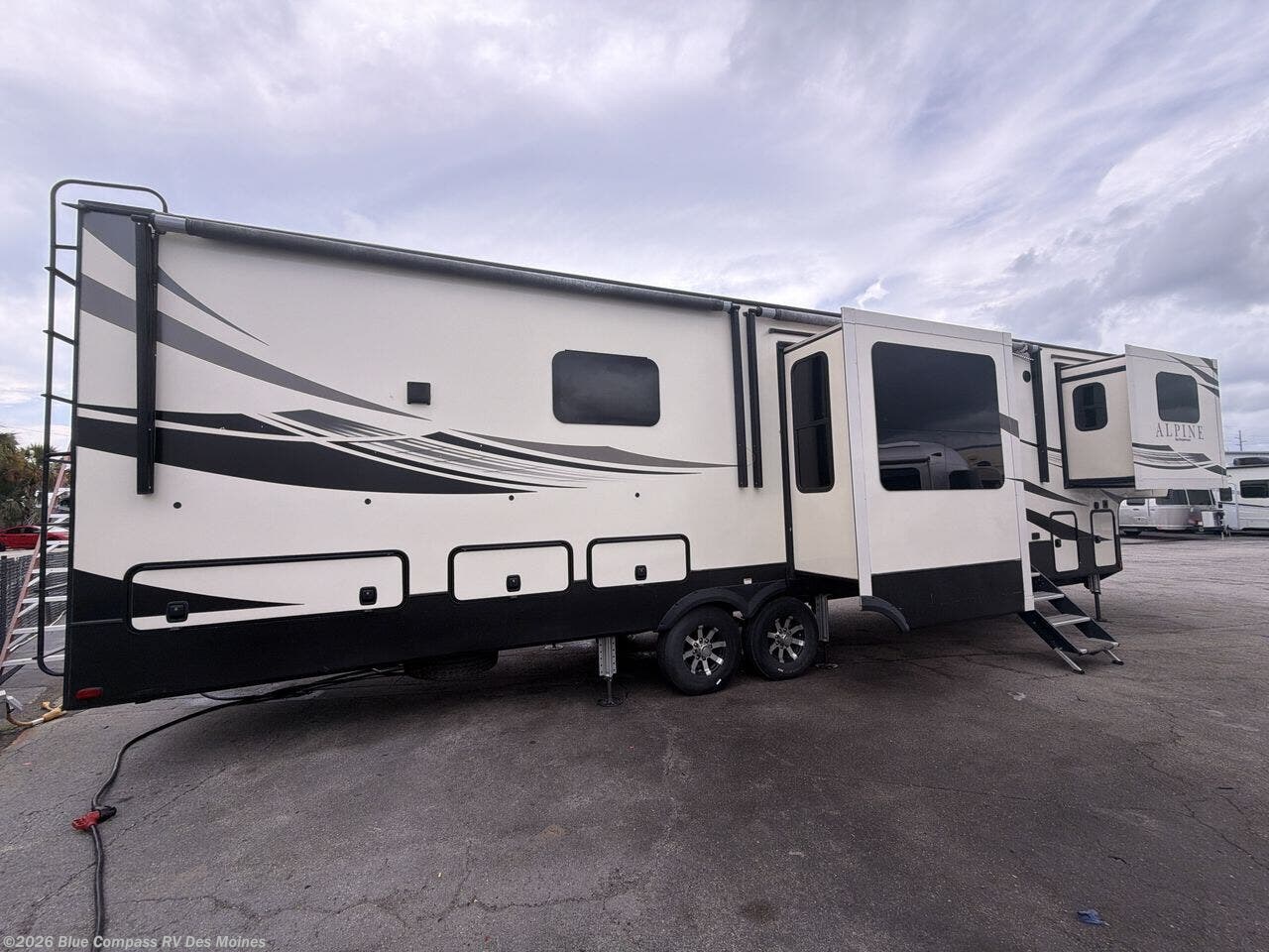 Used 2019 Keystone Alpine 3700FL available in Altoona, Iowa