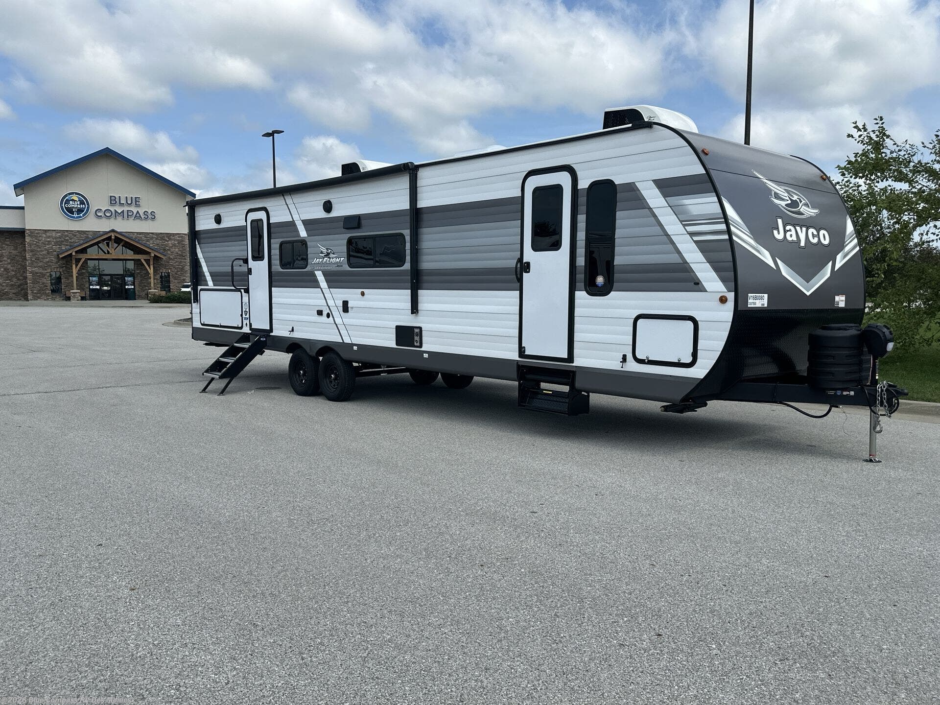 New 2027 Jayco Jay Flight 330TBS available in Altoona, Iowa