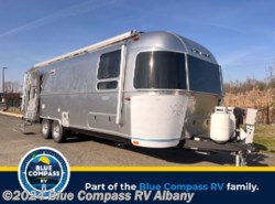 New 2024 Airstream Globetrotter 27FB Twin available in Latham, New York