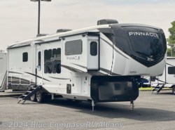 New 2025 Jayco Pinnacle 38FLGS available in Latham, New York