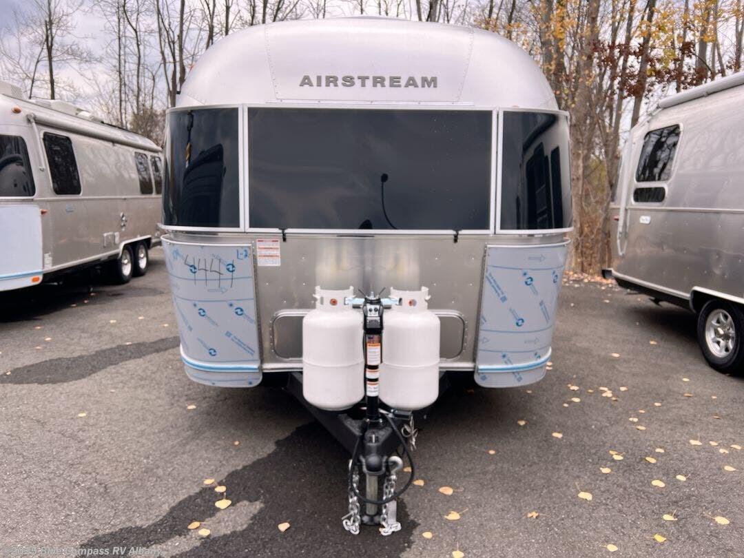 New 2025 Airstream International 27FB Queen available in Latham, New York