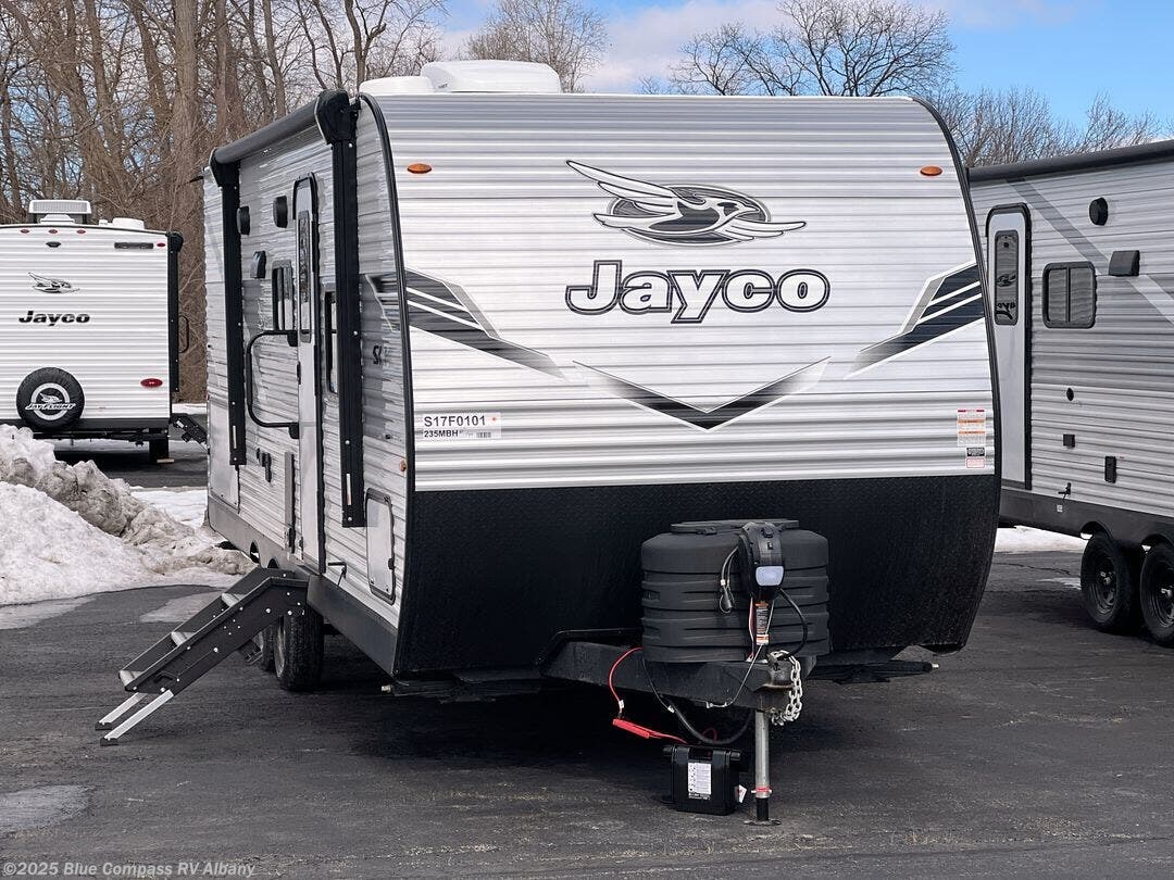 New 2025 Jayco Jay Flight SLX 235MBH available in Latham, New York