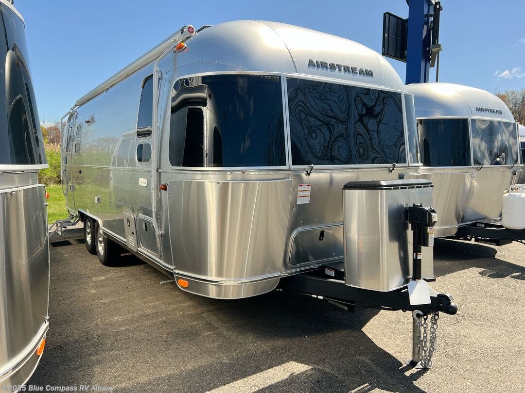 New 2025 Airstream Flying Cloud 25FB Twin available in Latham, New York