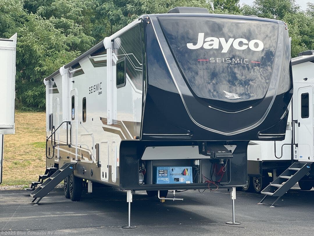 New 2025 Jayco Seismic 359 available in Latham, New York
