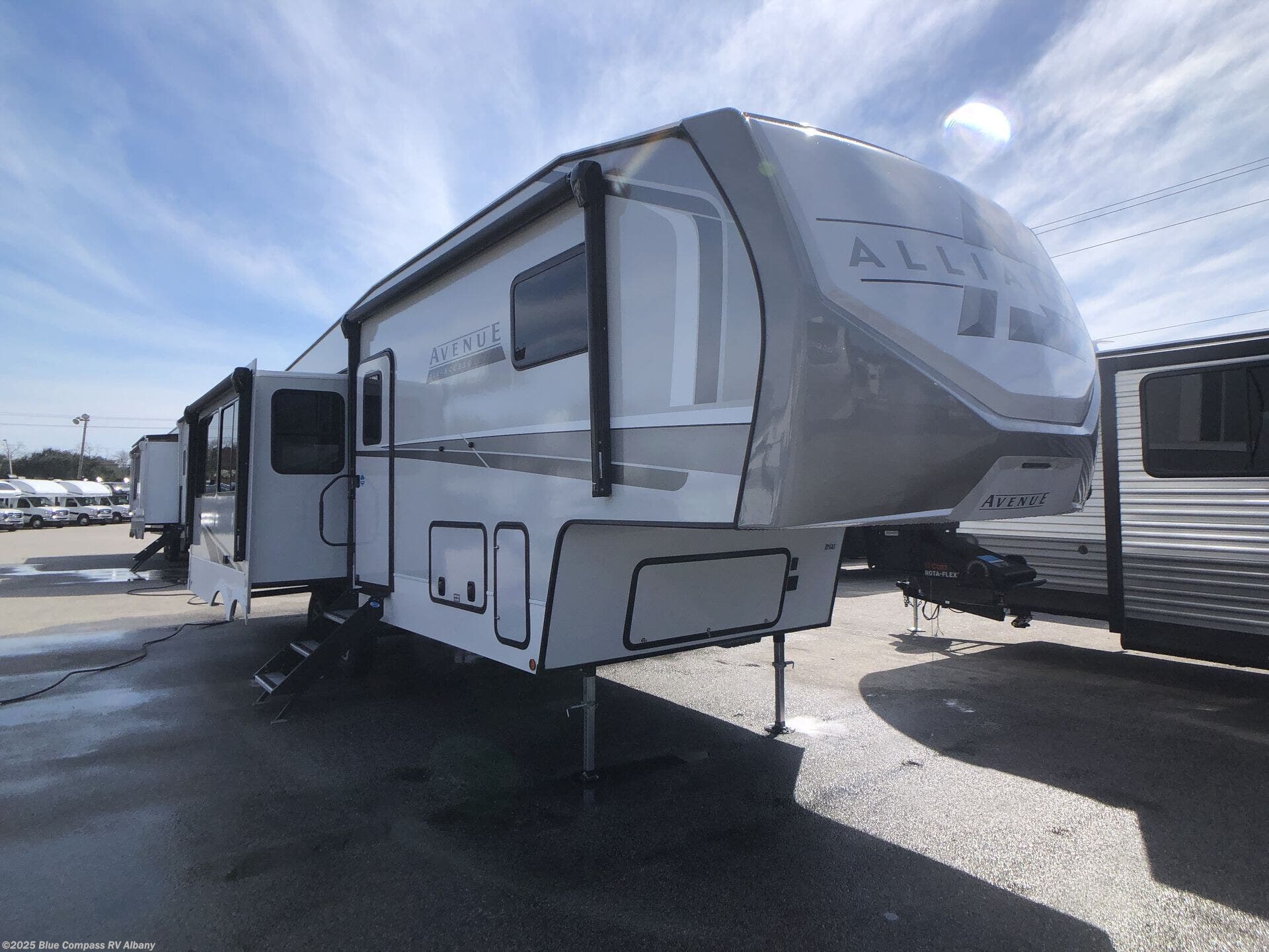 New 2025 Alliance RV Avenue All-Access 29RL available in Latham, New York