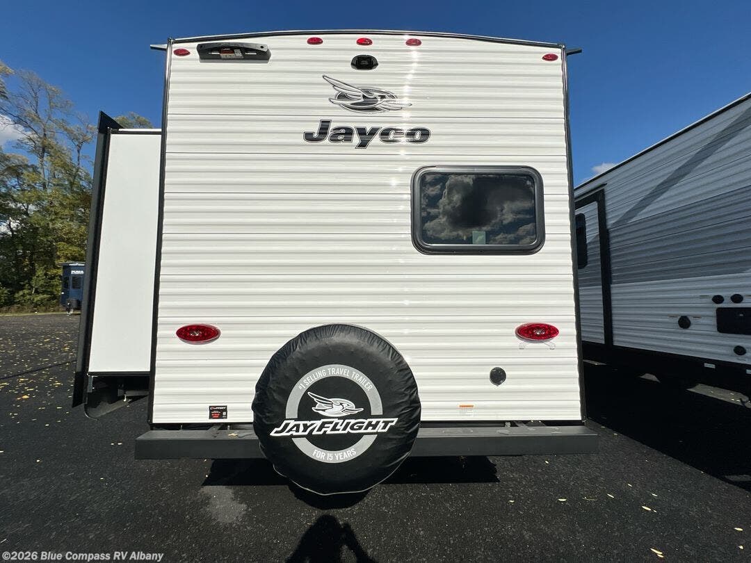 New 2026 Jayco Jay Flight SLX 321BDS available in Latham, New York