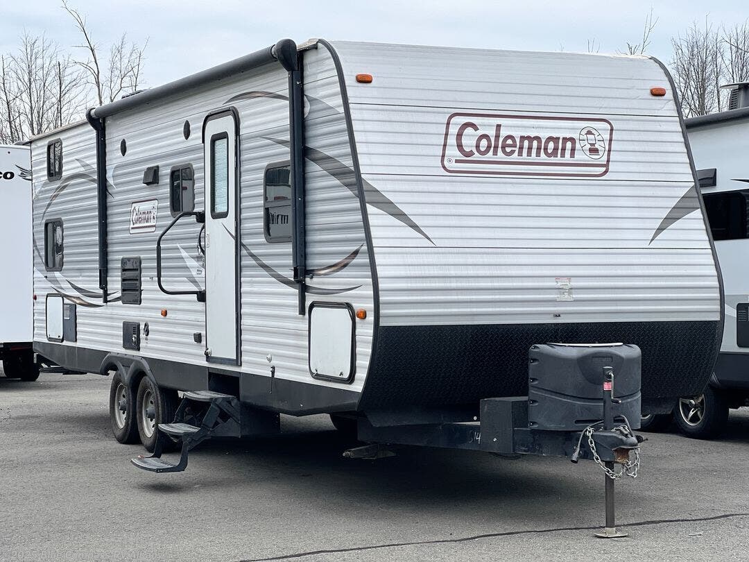 Used 2015 Coleman  Lantern Series 295QBS available in Latham, New York