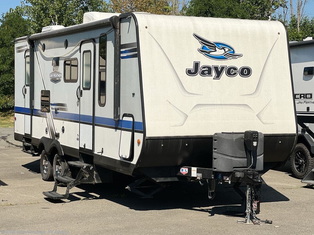 Used 2018 Jayco Jay Feather 23BHM available in Latham, New York