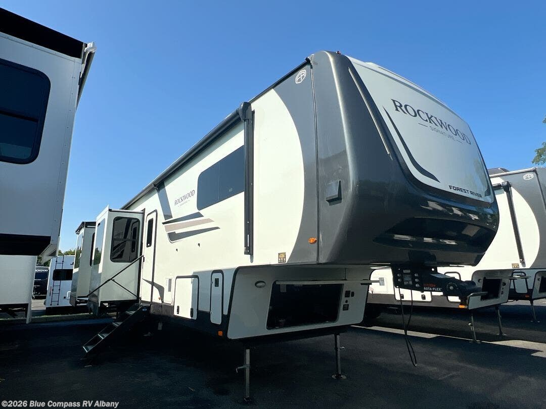 New 2026 Forest River Rockwood Signature 404SRK available in Latham, New York