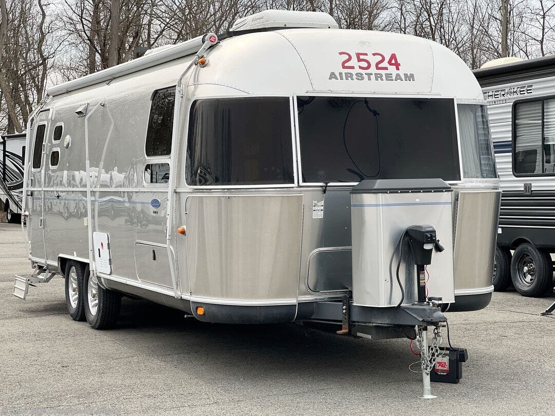 Used 2014 Airstream Classic 27FBQ available in Latham, New York