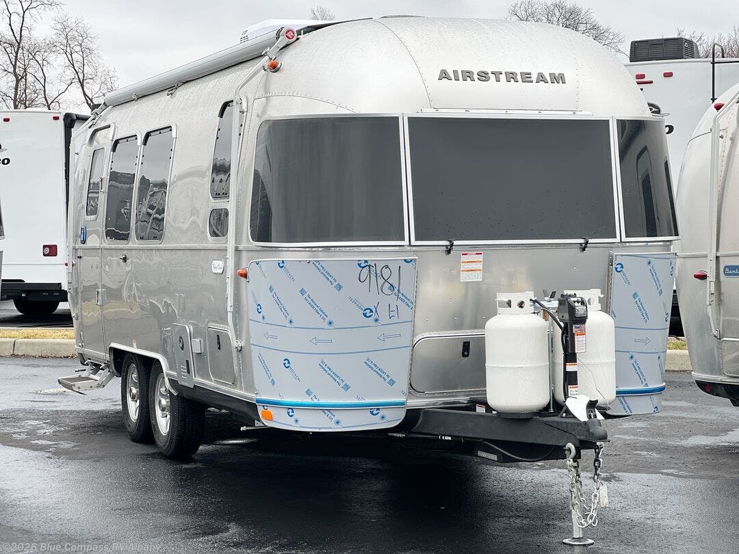 New 2026 Airstream Flying Cloud 23FB Twin available in Latham, New York