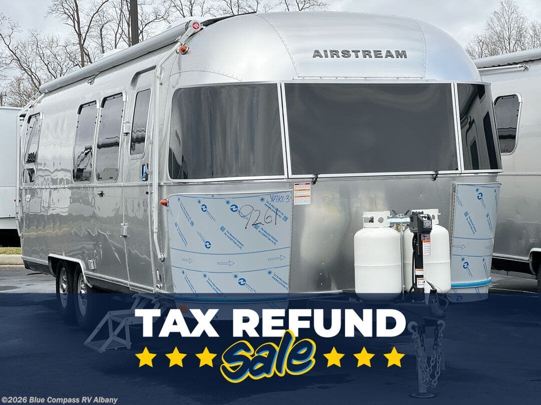 New 2026 Airstream Flying Cloud 28RB available in Latham, New York