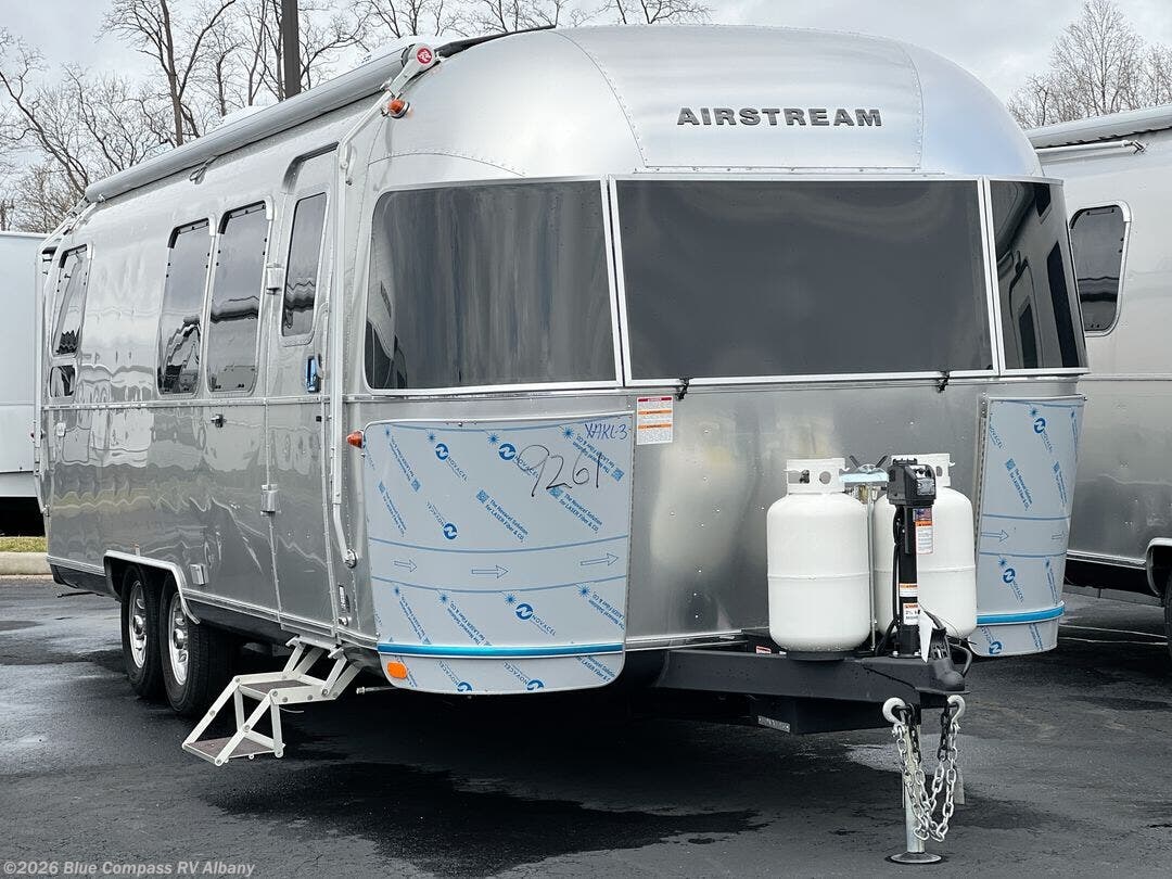 New 2026 Airstream Flying Cloud 28RB available in Latham, New York
