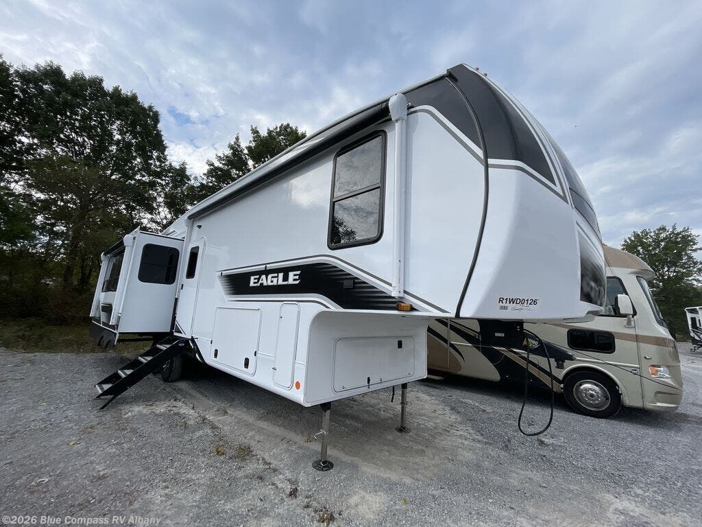 New 2026 Jayco Eagle 321RSTS available in Latham, New York