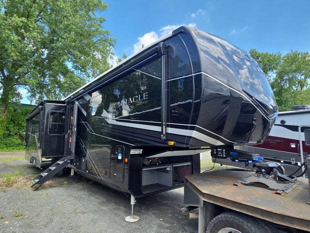 New 2026 Jayco Pinnacle 38FBRK available in Latham, New York