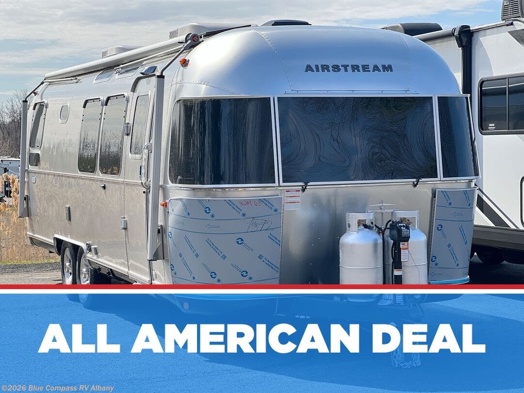 New 2026 Airstream Classic 28RB available in Latham, New York