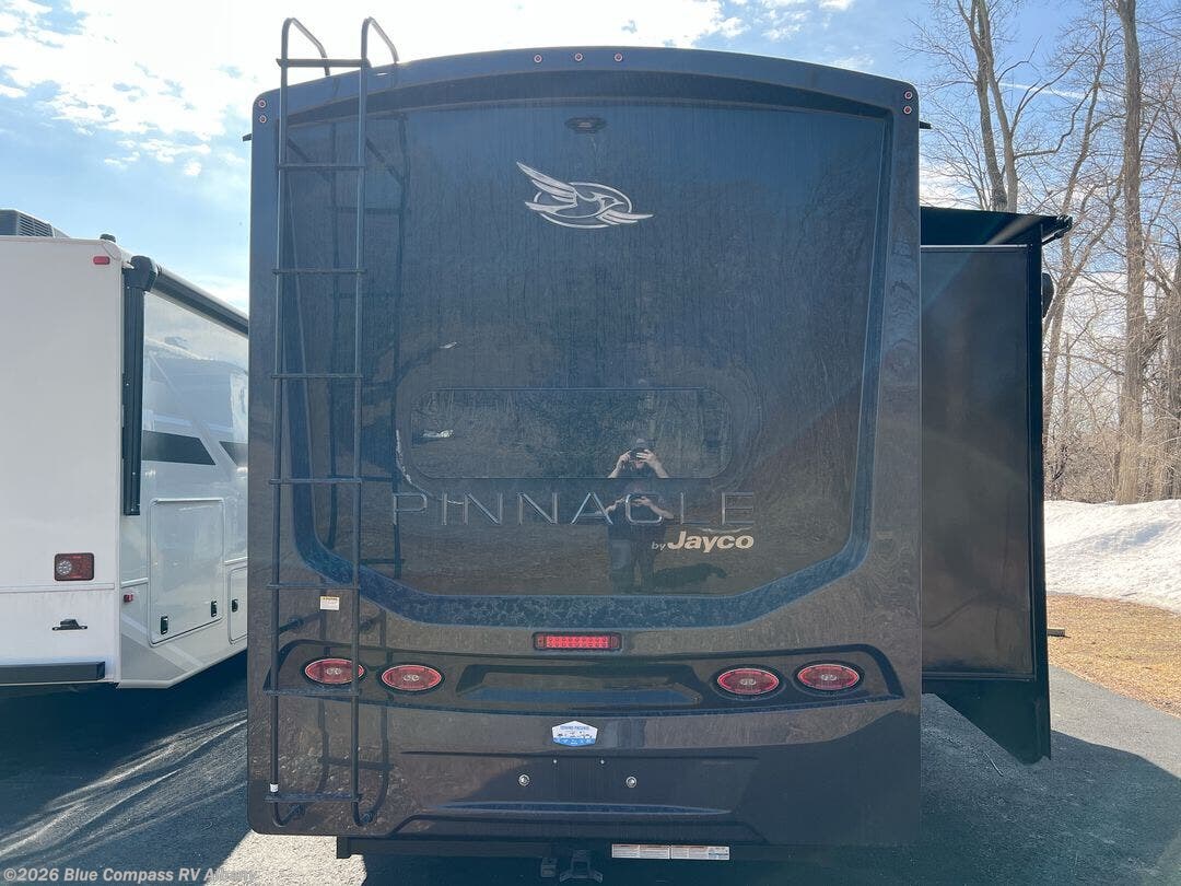 New 2026 Jayco Pinnacle 38FBRK available in Latham, New York