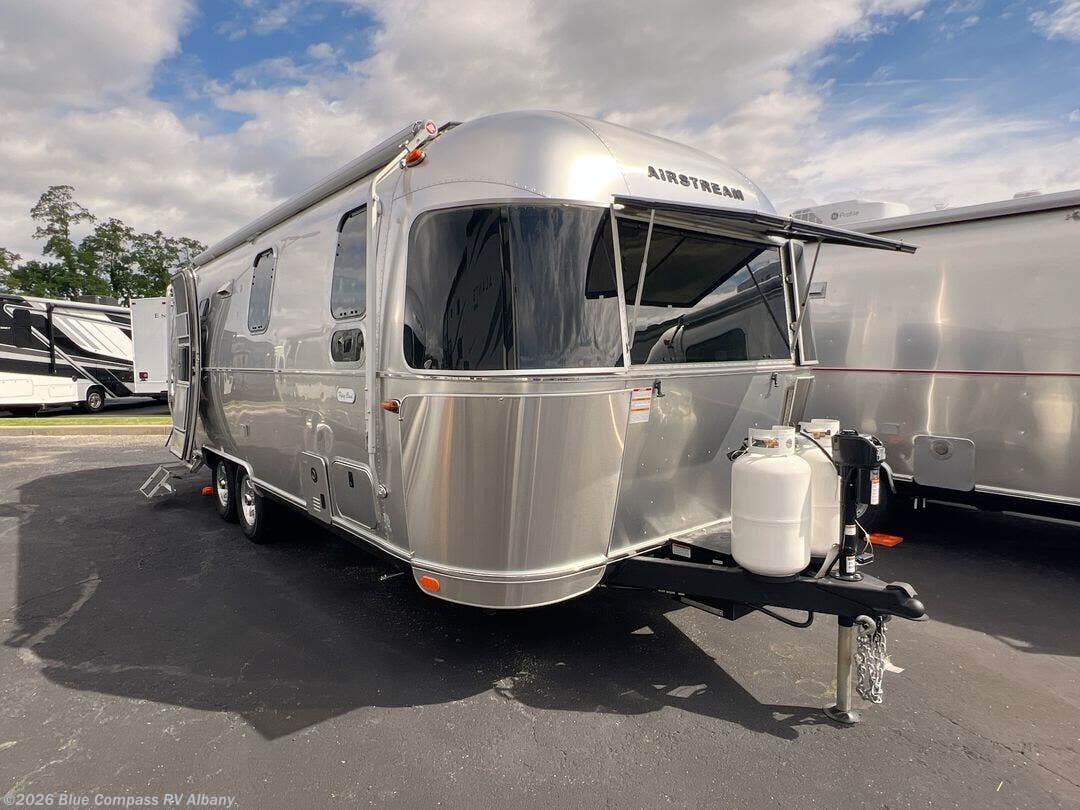 New 2026 Airstream Flying Cloud 25FB available in Latham, New York