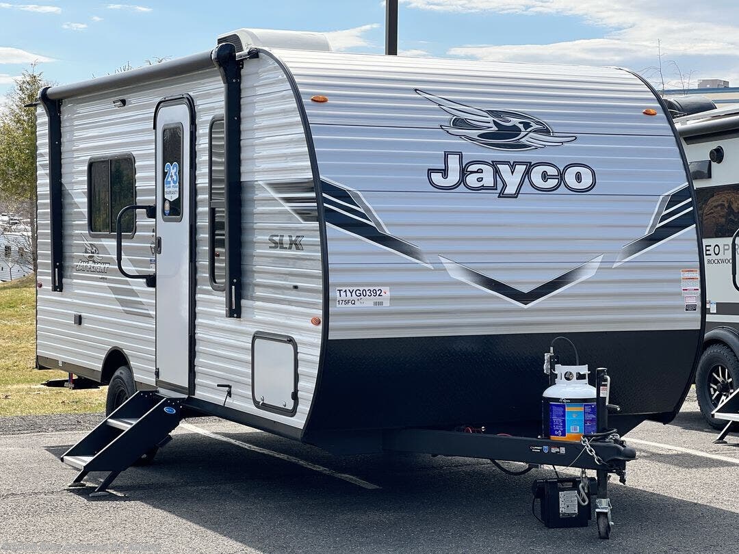 New 2026 Jayco Jay Flight SLX 175FQ available in Latham, New York