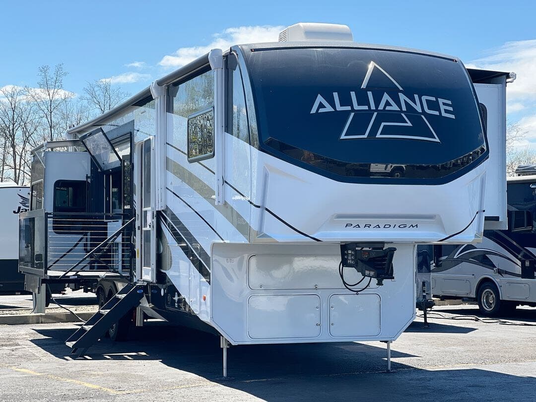New 2026 Alliance RV Paradigm 388SP available in Latham, New York