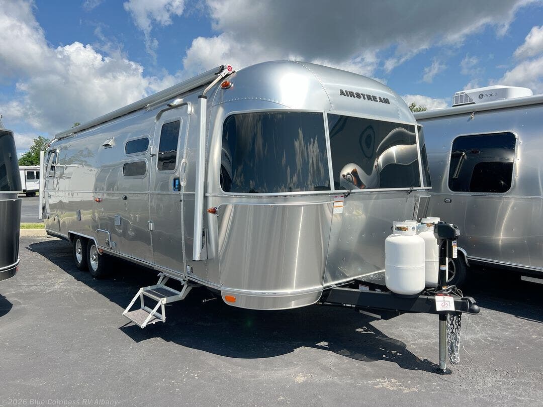 New 2026 Airstream Globetrotter 30RB Twin available in Latham, New York