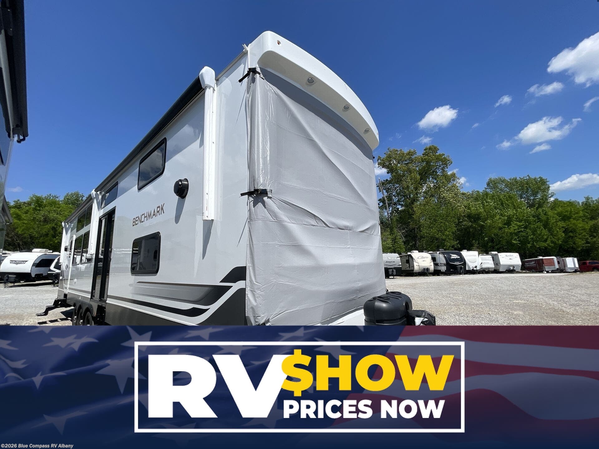 New 2026 Alliance RV Benchmark 44LFT available in Latham, New York