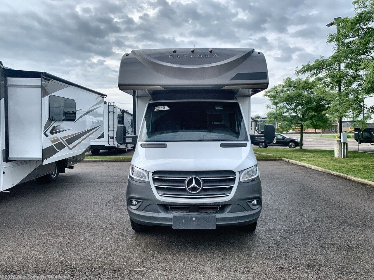 New 2027 Entegra Coach Qwest SE 24L 24L available in Latham, New York