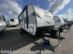 New 2025 Jayco Jay Flight SLX 210QB available in West Seneca, New York