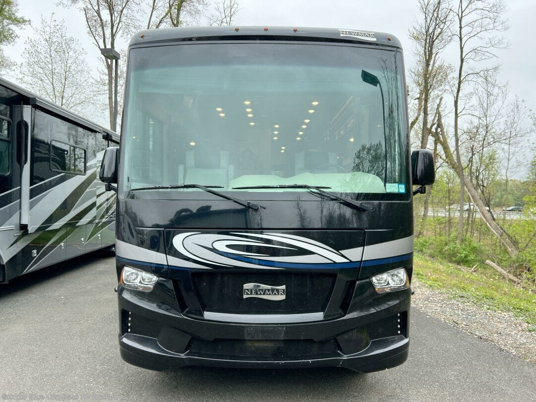 Used 2019 Newmar Bay Star 3226 available in West Seneca, New York