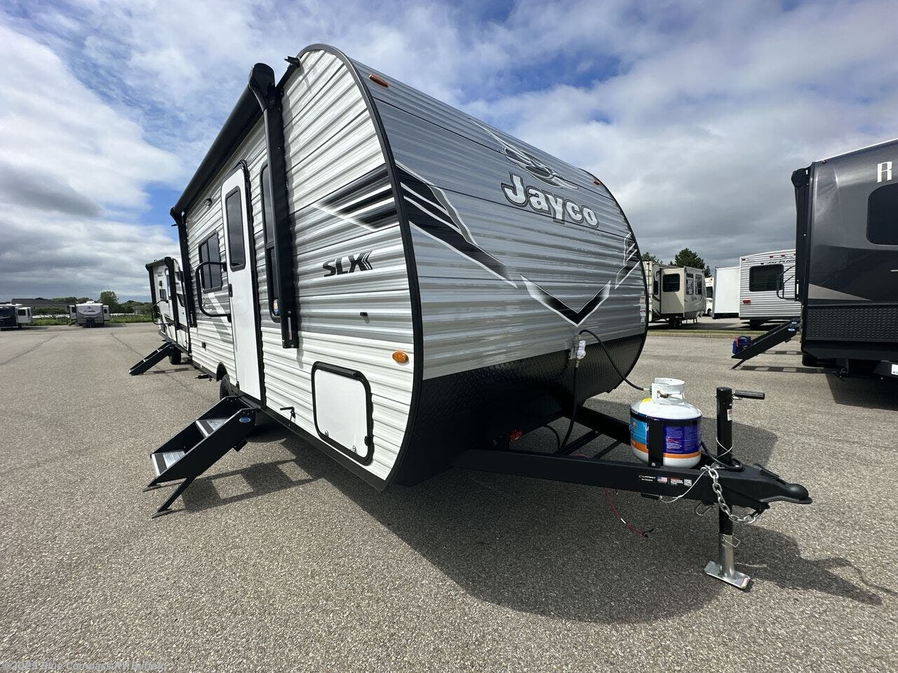 New 2026 Jayco Jay Flight SLX 175FQ available in West Seneca, New York