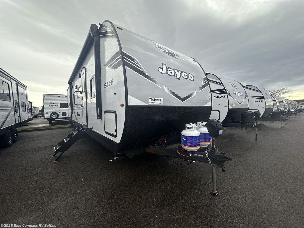 New 2026 Jayco Jay Flight SLX 321BDS available in West Seneca, New York