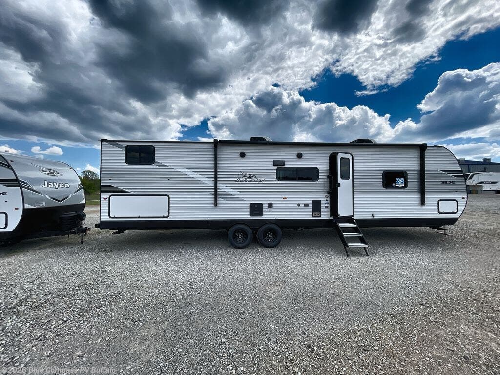 New 2026 Jayco Jay Flight SLX 325BHT available in West Seneca, New York