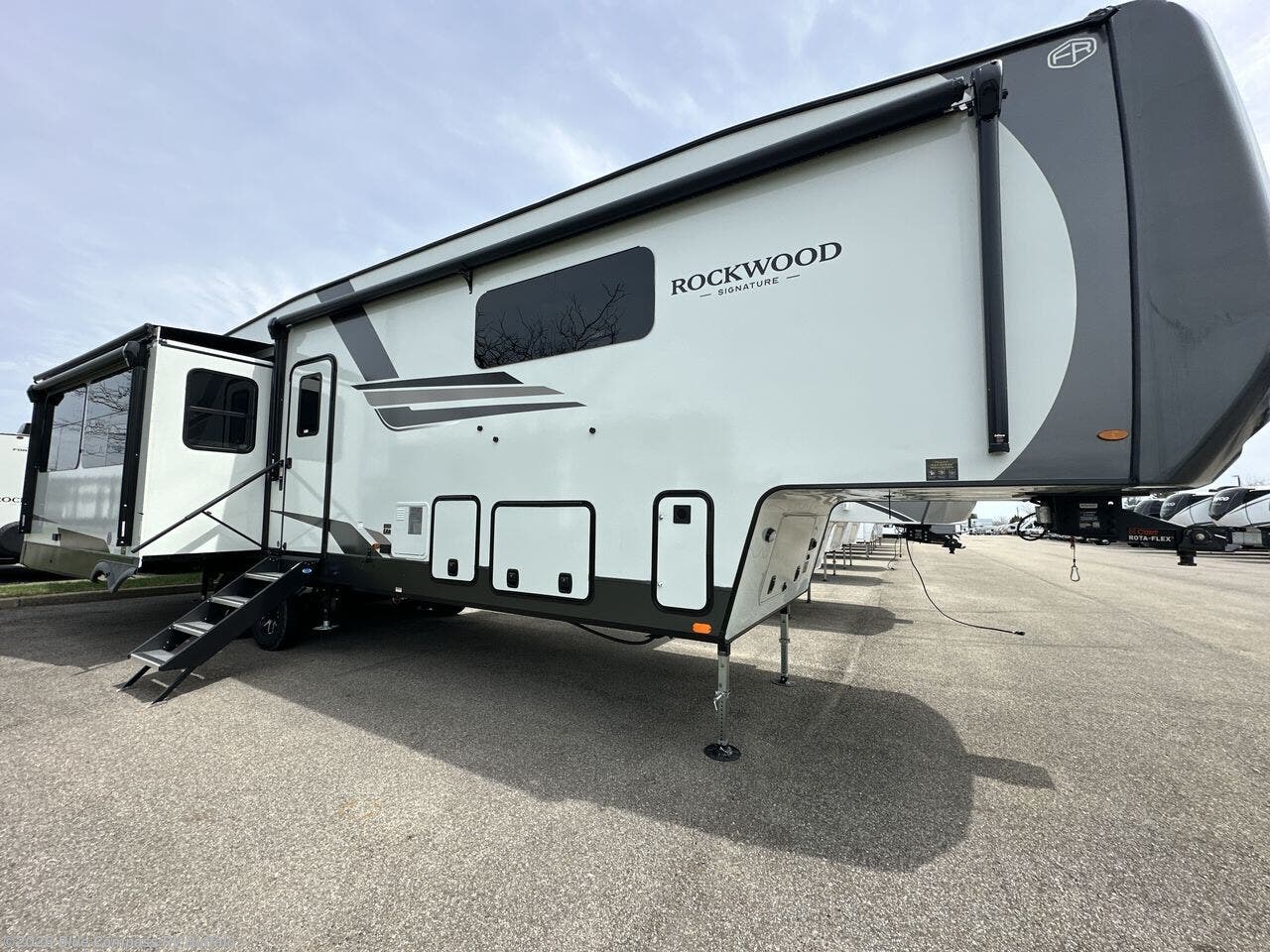 New 2026 Forest River Rockwood Signature 401SFB available in West Seneca, New York