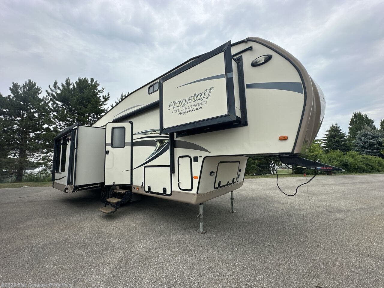 Used 2015 Forest River Flagstaff Classic Super Lite 8528IKWS available in West Seneca, New York