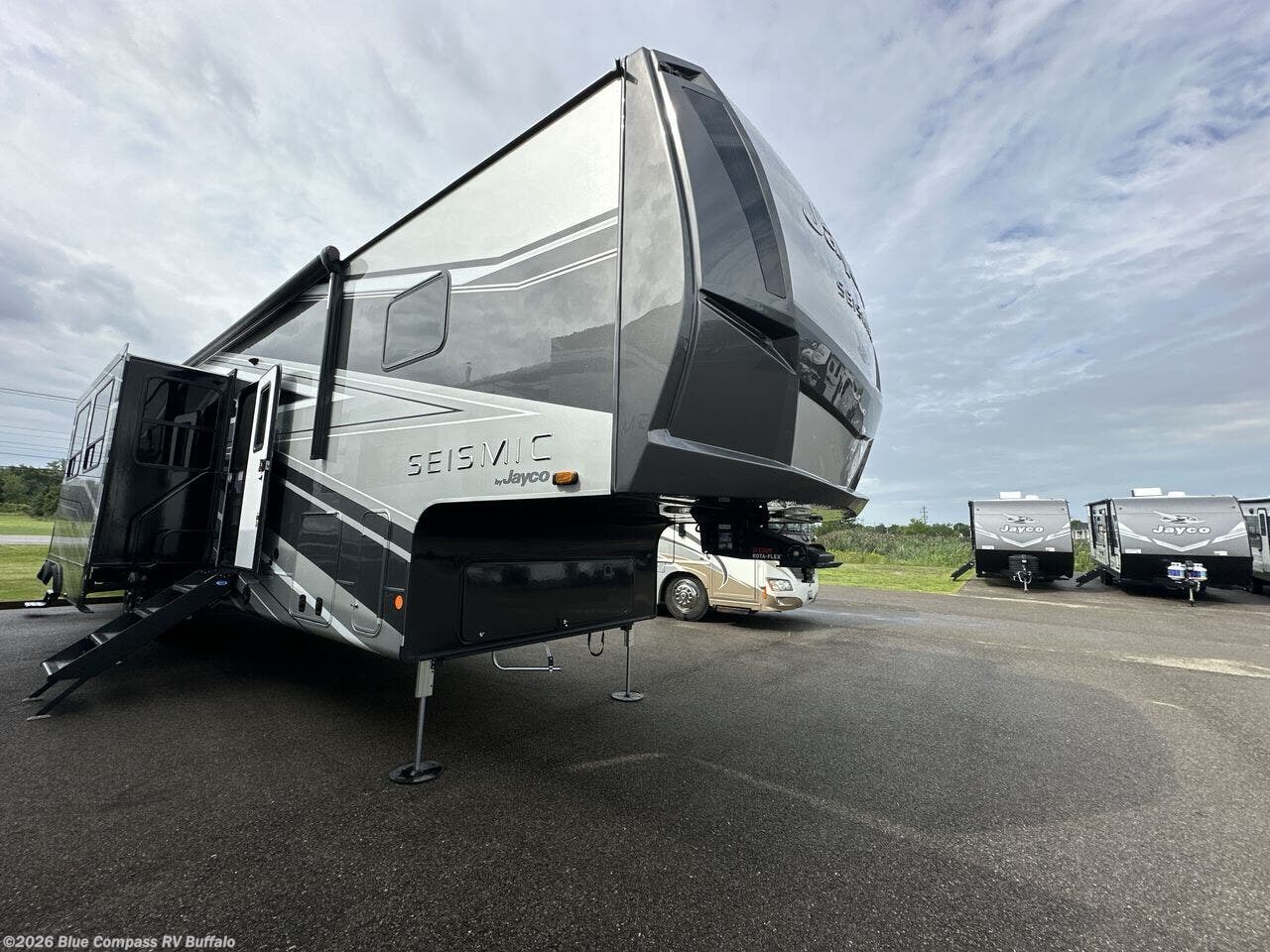 New 2027 Jayco Seismic 395 available in West Seneca, New York