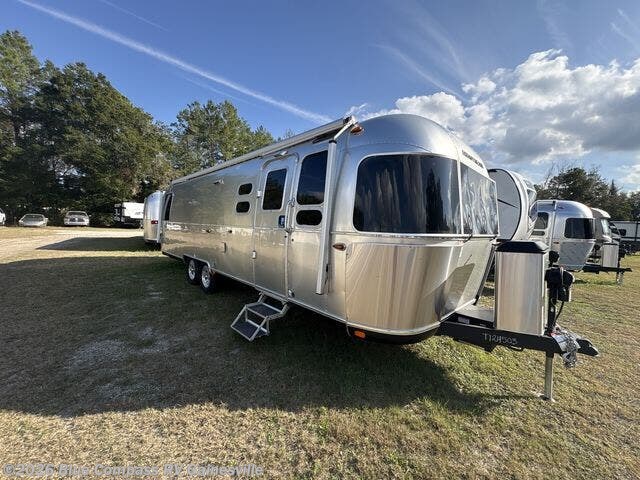 New 2025 Airstream Classic 30RB available in Alachua, Florida