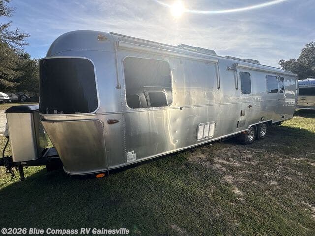 Used 2018 Airstream Classic 33FB available in Alachua, Florida