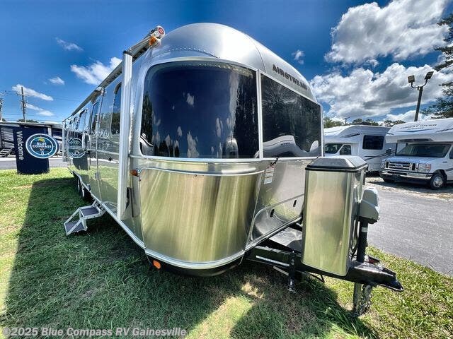 Used 2018 Airstream Classic 33FB available in Alachua, Florida